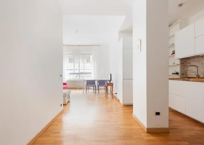 Guesthost - Buonarroti Bright Apartment Milan